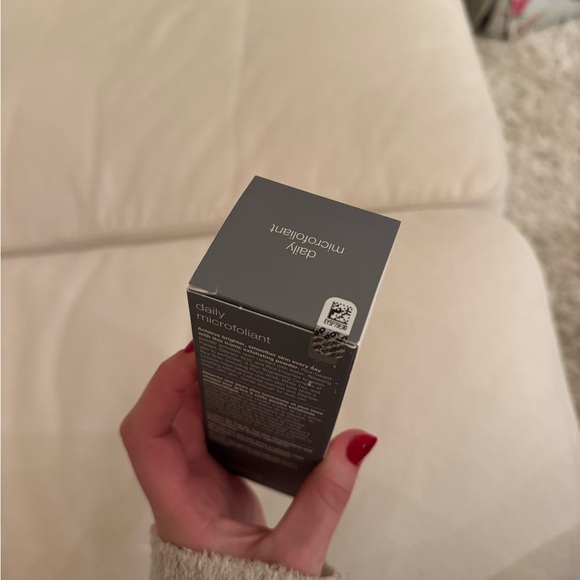 Dermalogica Daily Microfoliant Powder Exfoliant w/ Salicylic Acid & Rice Enzymes - Picture 4 of 4